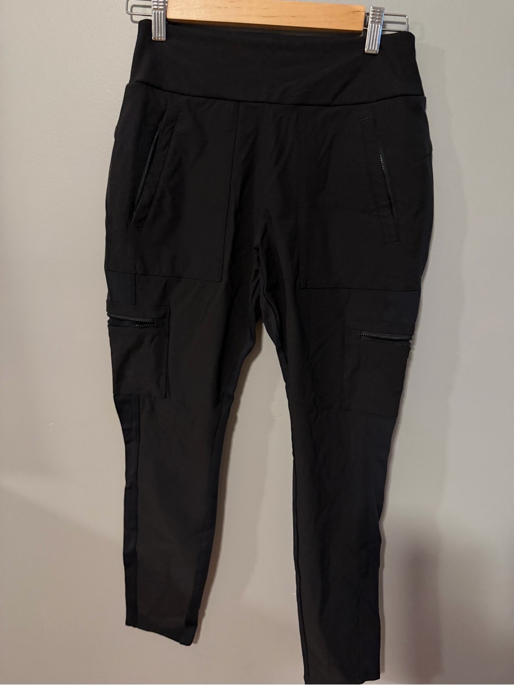 Athleta Black Headleands Hybrid Cargo Pants
